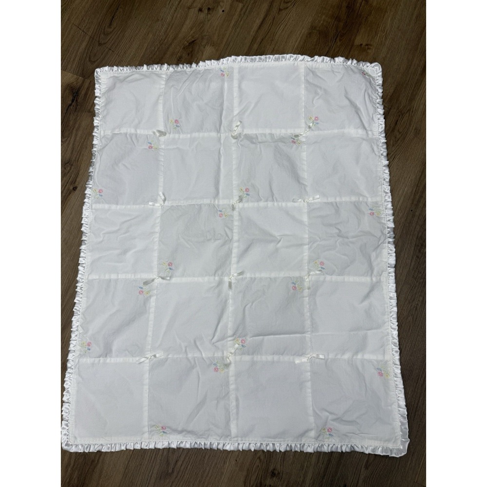 Carter's Sweet Daisy White Cotton Satin Baby Blanket Flowers Ruffle Edge Bows